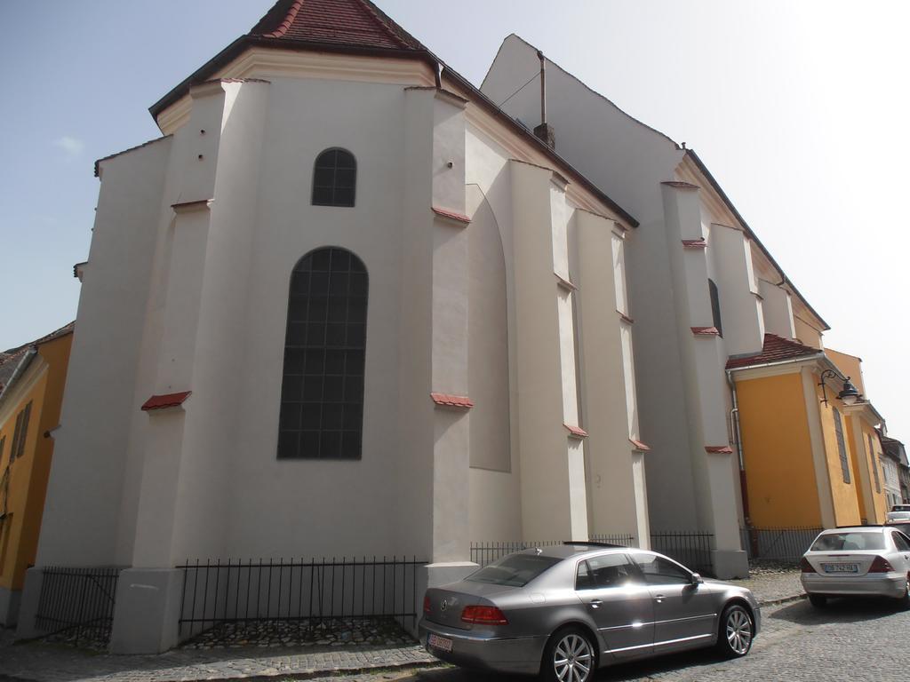 Gothic House Apartment Sibiu Luaran gambar