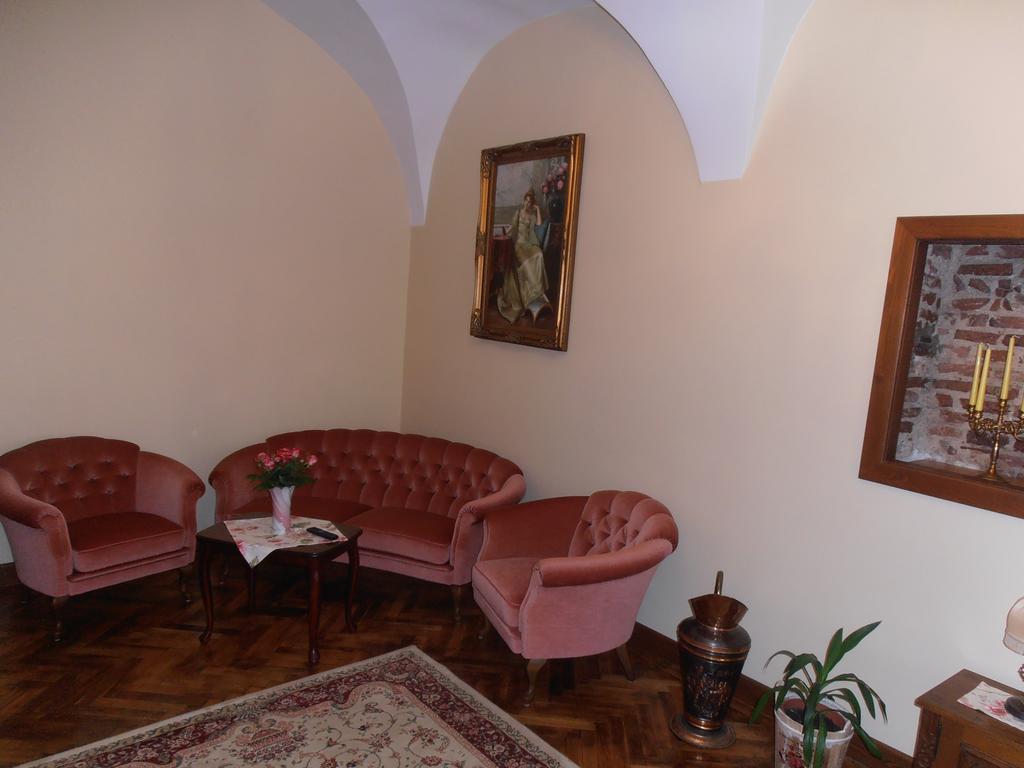 Gothic House Apartment Sibiu Luaran gambar