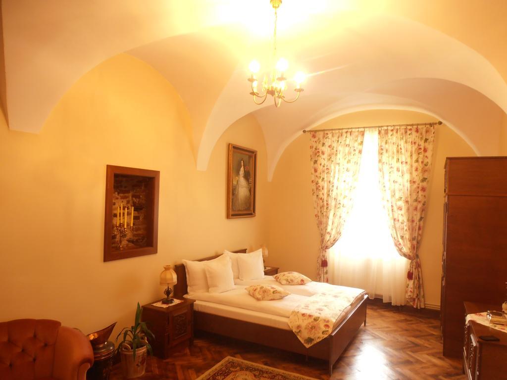Gothic House Apartment Sibiu Luaran gambar