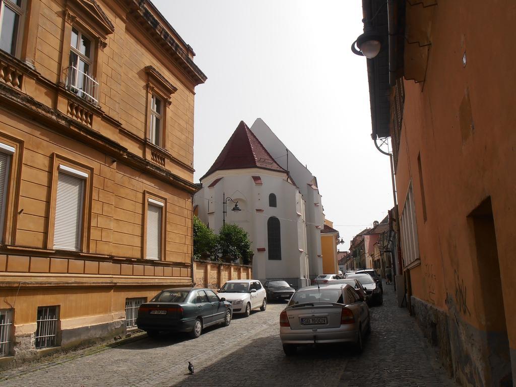 Gothic House Apartment Sibiu Luaran gambar